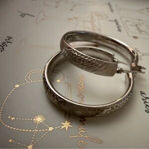 vinatge etched sterling silver medium large bold wide hoop earrings 1.5"